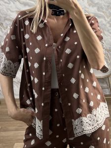 Shortsleeved Embroidered Shirt-80104/Chocolat